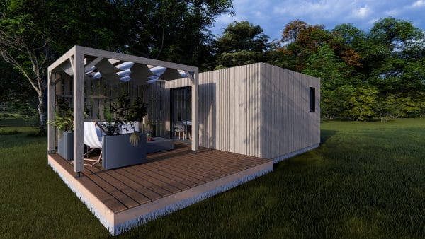 Module en bois moderne avec terrasse couverte intégrée, situé dans un environnement verdoyant.